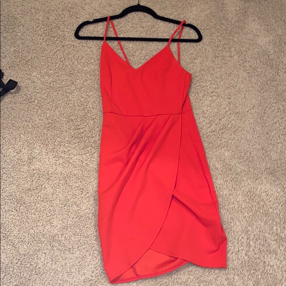 RED DRESS - Picture 2 of 3